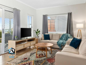 3BR Contemporary Home with Sea Views, Victor Harbor